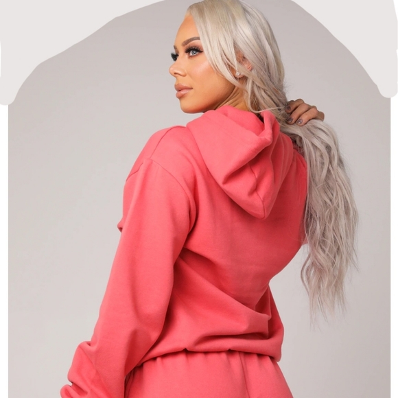 SOLD. NWT! Lauren Simpson’s “Rare Collective” Oversized Jumper in Blush Red! - Picture 2 of 9